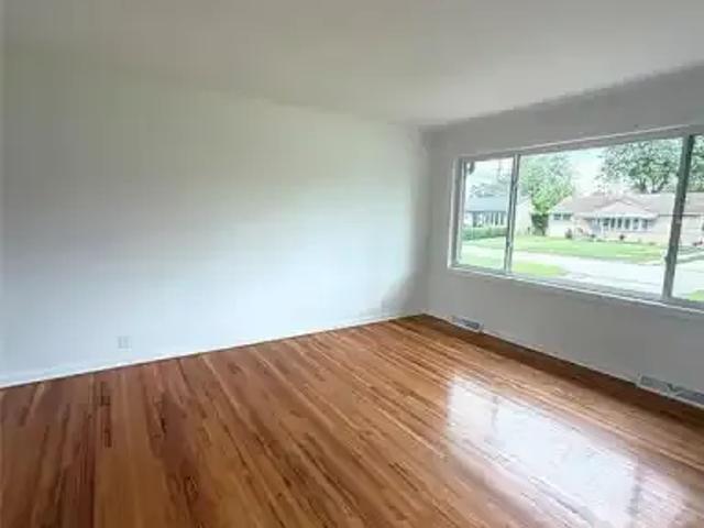 House 4 Bedroom For Rent Windsor ON 2600 ES103368121