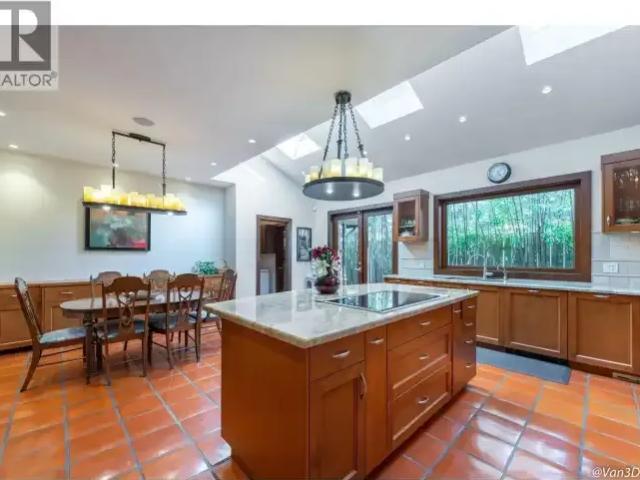 House 4 Bedroom For Rent Vancouver BC 7795 ES102306774