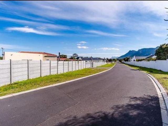 House 4 Bedroom Hermanus Western Cape 385000 DS82402980