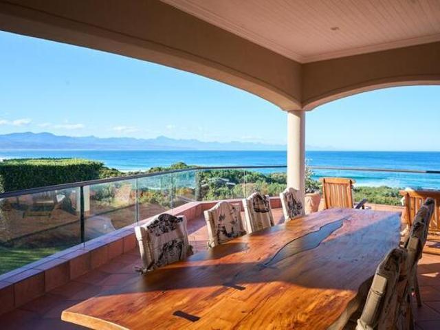 House 4 Bedroom Plettenberg Bay Western Cape 28000 DS79674540