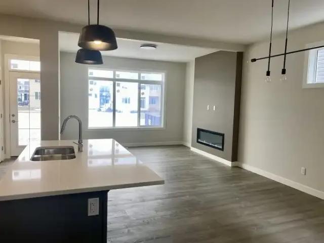 House 5 Bedroom For Rent Cochrane AB 3900 ES104178864
