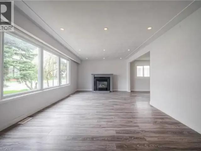 House 5 Bedroom For Rent Cambridge ON 4000 ES103920414