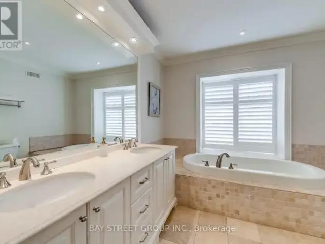 House 5 Bedroom For Rent Oakville ON 13900 ES102701517