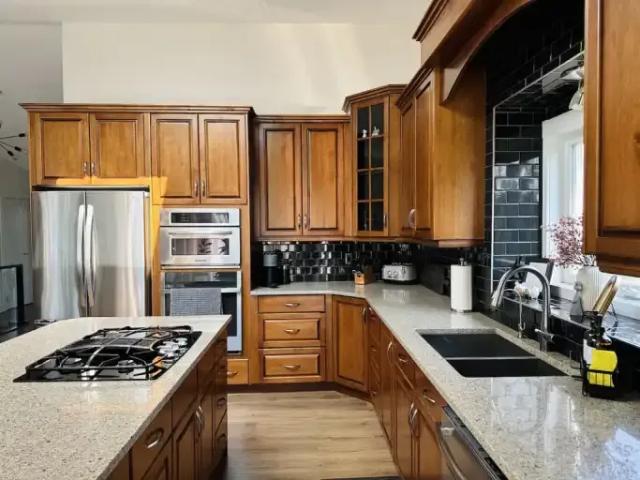 House 5 Bedroom For Rent Spruce Grove AB 5000 ES104710922