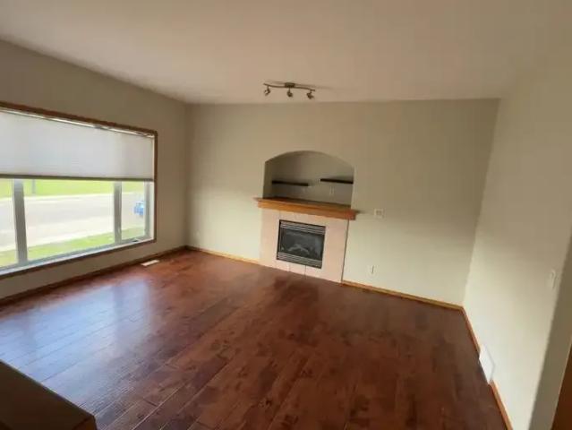 House 5 Bedroom For Rent Red Deer AB 2800 ES102578630