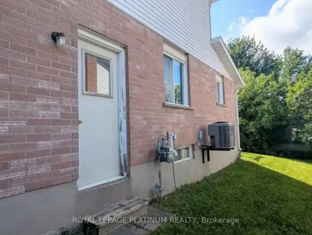 House 5 Bedroom For Rent Waterloo ON 2800 ES103091751