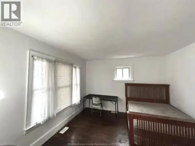 House 5 Bedroom For Rent Windsor ON 2100 ES100761559