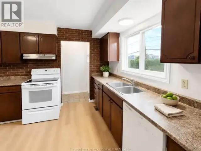 House 5 Bedroom For Rent Windsor ON 2800 ES105151094