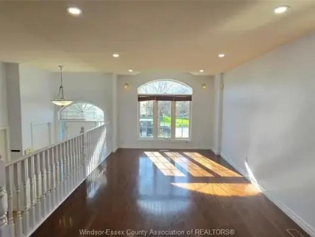 House 5 Bedroom For Rent Windsor ON 3200 ES104507023