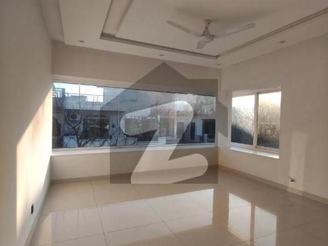 House 600 Square Yards For Rent In F 11