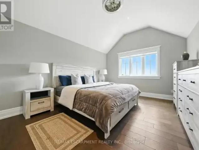 House 6 Bedroom For Rent Burlington ON 15000 ES102915178