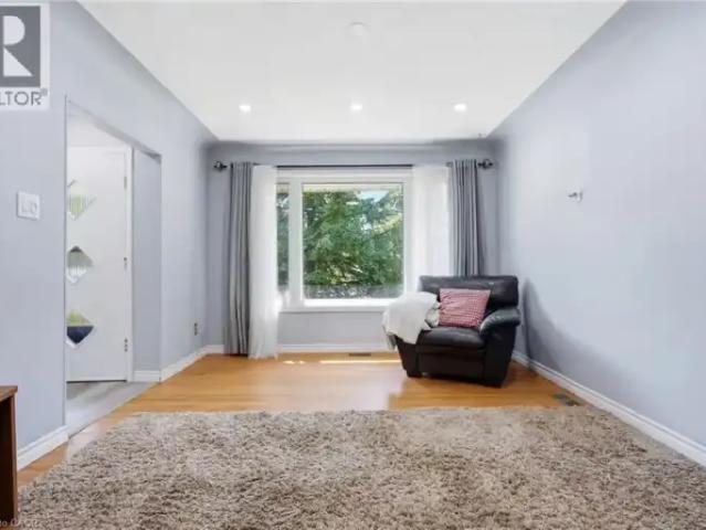 House 6 Bedroom For Rent Waterloo ON 750 ES104864253