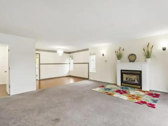 House 7 Bedroom For Rent Surrey BC 6500 ES103594531