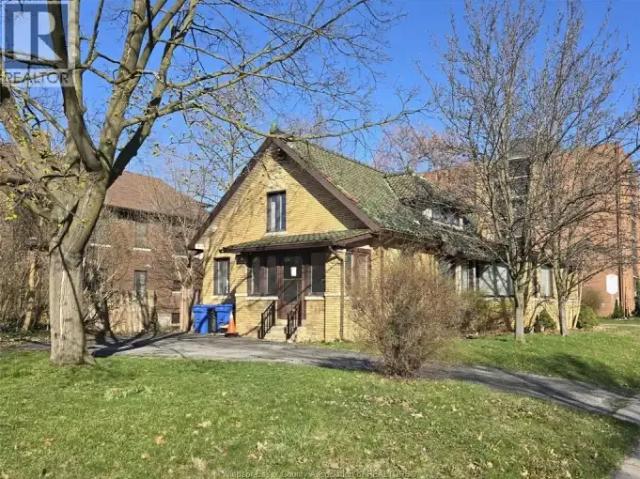 House 7 Bedroom For Rent Windsor ON 3000 ELS101016912