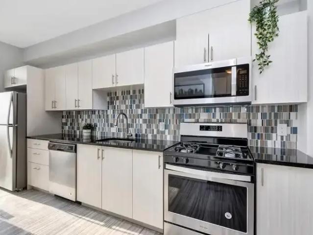 House 7.5 Bedroom For Rent Ottawa ON 785 ELS96246643