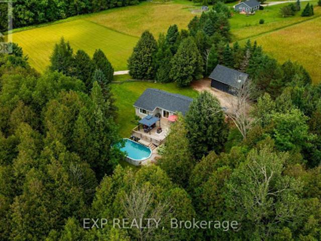 House with pool and garden