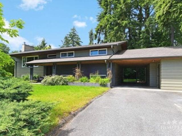 House 10945 Lawrie Crescent