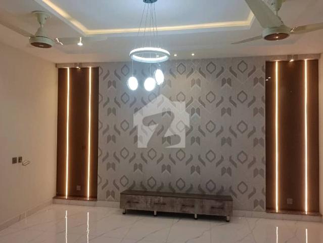 House 10 Marla For sale In Bahria Town Sector E