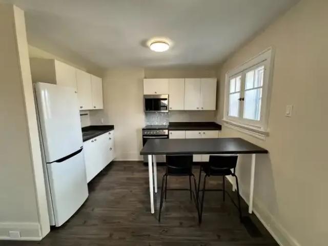 House 1 Bedroom For Rent Barrie ON 1800 ES102846686