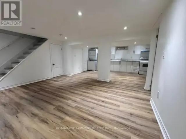 House 1 Bedroom For Rent Burlington ON 2000 ES103920547