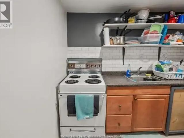 House 1 Bedroom For Rent Windsor ON 900 ES101878879
