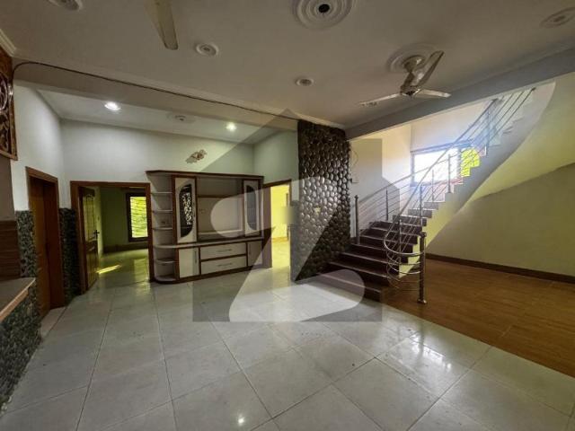 House 1 Kanal For rent In MPCHS Multi Gardens