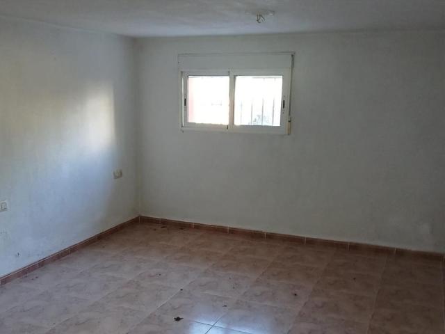 Casa en venta en Torrent, Valencia en Calle Mediterrani