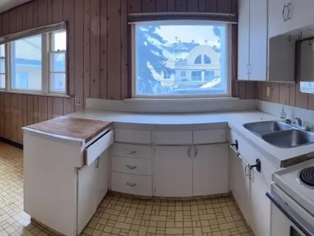 House 2 Bedroom For Rent Calgary AB 1300 ELS102518689