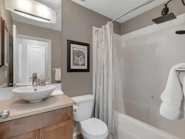 House 2 Bedroom For Rent Calgary AB 1749 ES102306594