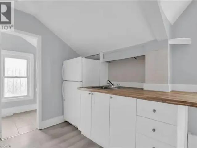 House 2 Bedroom For Rent Cambridge ON 1700 ES100809659