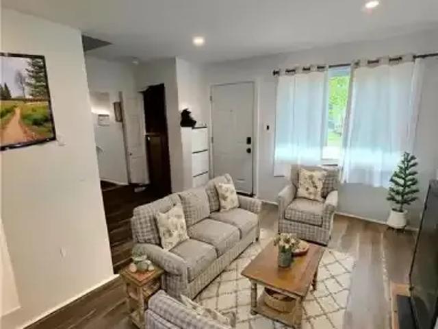 House 2 Bedroom For Rent Cambridge ON 1949 ES103215903