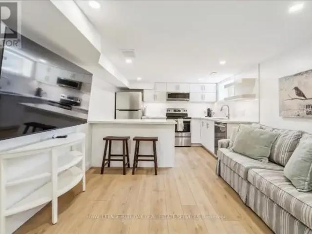 House 2 Bedroom For Rent Burlington ON 2100 ES102883566