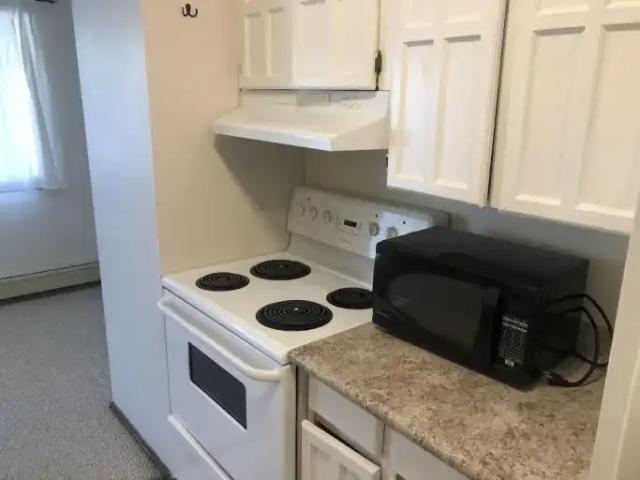House 2 Bedroom For Rent Edmonton AB 1350 ES102846629