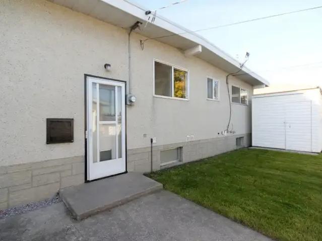 House 2 Bedroom For Rent Edmonton AB 1325 ES103594346