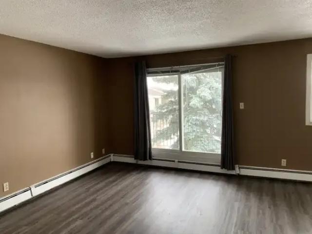 House 2 Bedroom For Rent Edmonton AB 1425 ES102846628