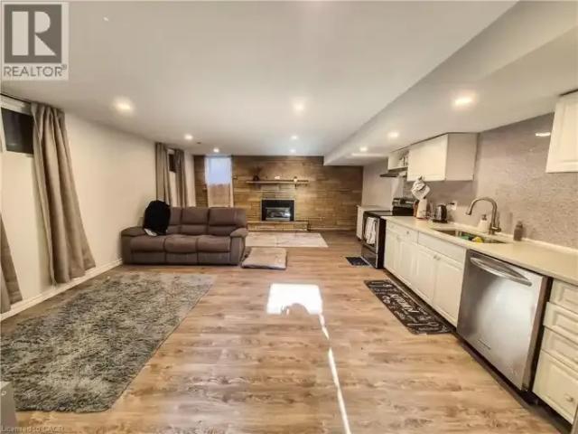 House 2 Bedroom For Rent Kitchener ON 1650 ES102052551