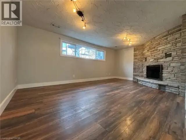 House 2 Bedroom For Rent Kitchener ON 1700 ES104941041