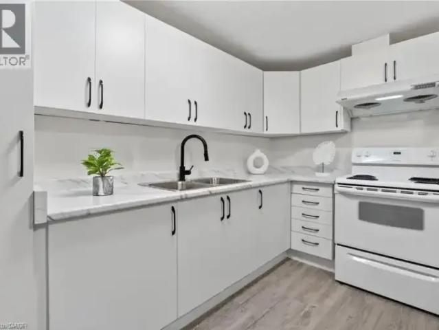 House 2 Bedroom For Rent Kitchener ON 1800 ES102587551