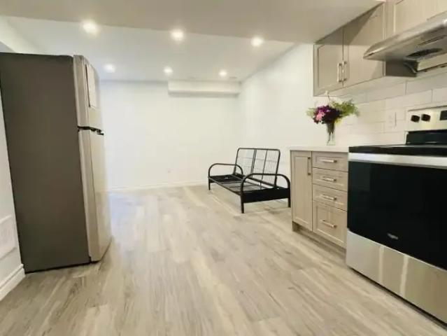House 2 Bedroom For Rent Kitchener ON 1800 ES103652837
