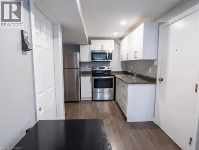 House 2 Bedroom For Rent Kitchener ON 1850 ES103243660