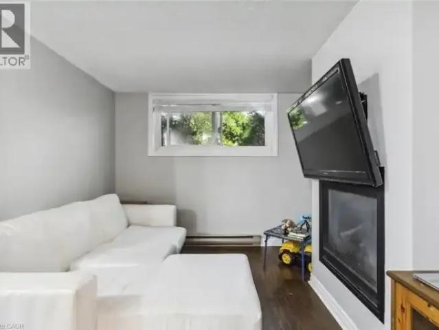 House 2 Bedroom For Rent Kitchener ON 2000 ELS101879450