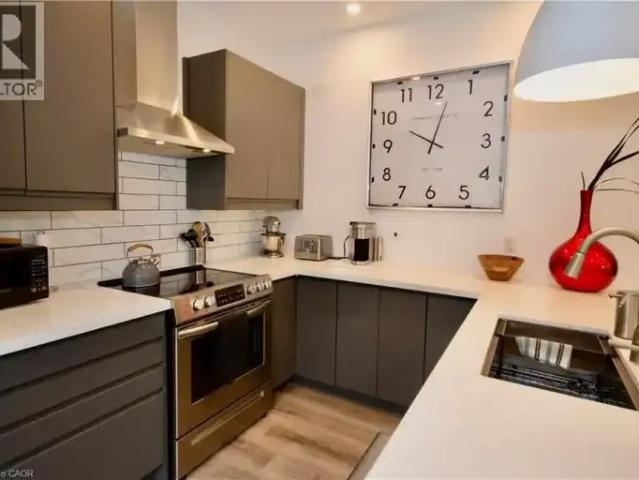 House 2 Bedroom For Rent Kitchener ON 2000 ELS102578801