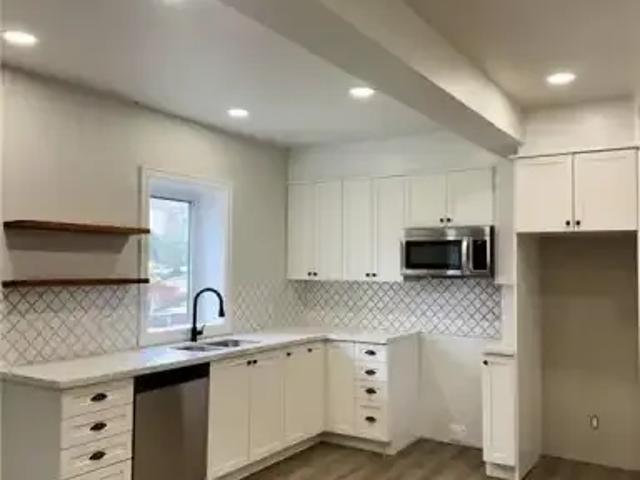 House 2 Bedroom For Rent Kitchener ON 2000 ES104036380