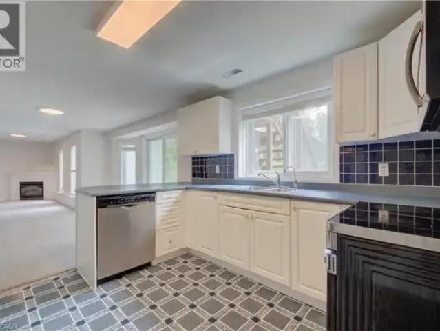 House 2 Bedroom For Rent Kitchener ON 2000 ES105198693