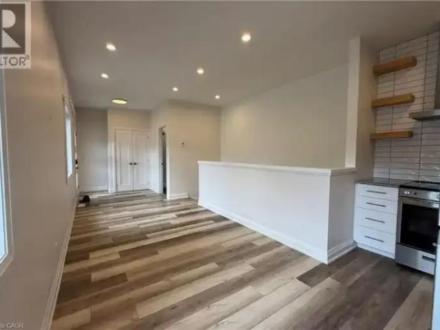 House 2 Bedroom For Rent Kitchener ON 2150 ES103380044