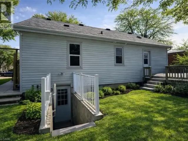 House 2 Bedroom For Rent Kitchener ON 2200 ES99794072