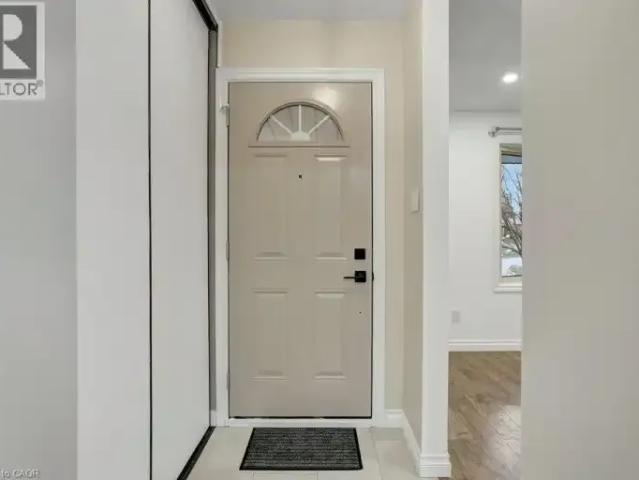 House 2 Bedroom For Rent Kitchener ON 2200 ES105004924