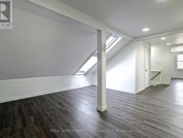House 2 Bedroom For Rent Oakville ON 2195 ES98956397