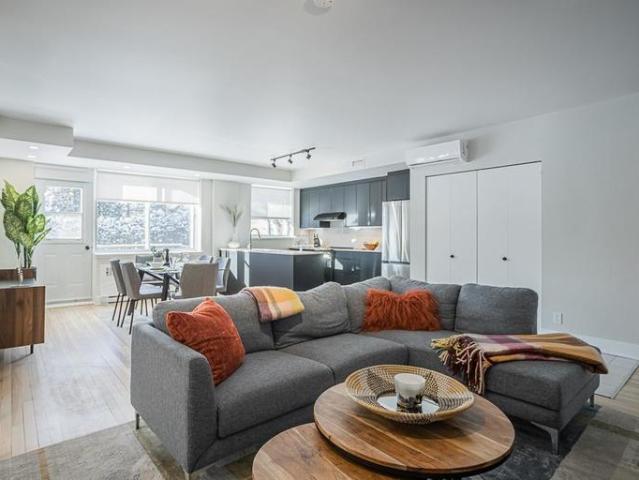 House 2 Bedroom For Rent Mont Royal QC 2250 ES96586704