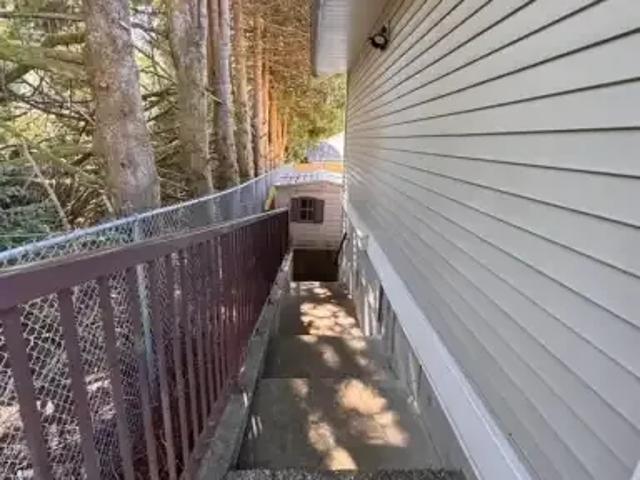 House 2 Bedroom For Rent Maple Ridge BC 2300 ES101186263